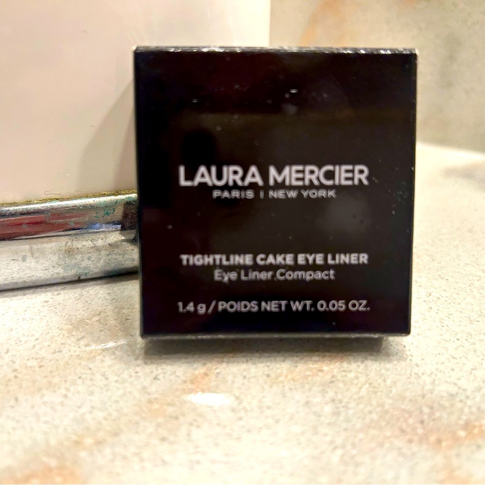 Bleu Marine tightline cake eyeliner by Laura Mercer. Never used.